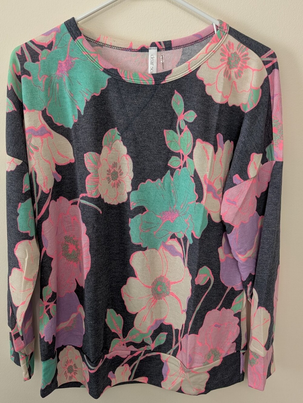 Dear Scarlett Navy Multi-color Floral Soft Weekender Round Neck Pull-Over S,M,L